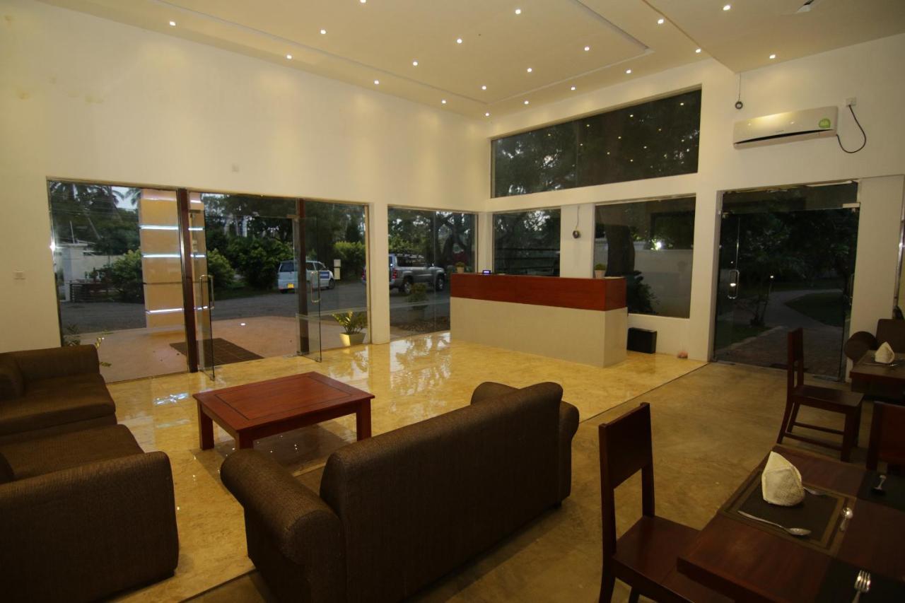Jade Green Hotel Hambantota Exterior photo