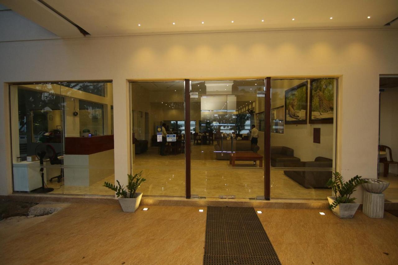 Jade Green Hotel Hambantota Exterior photo