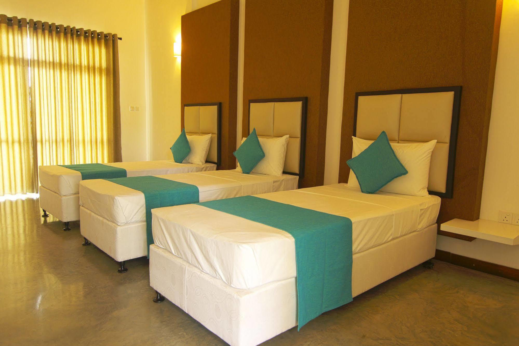 Jade Green Hotel Hambantota Exterior photo
