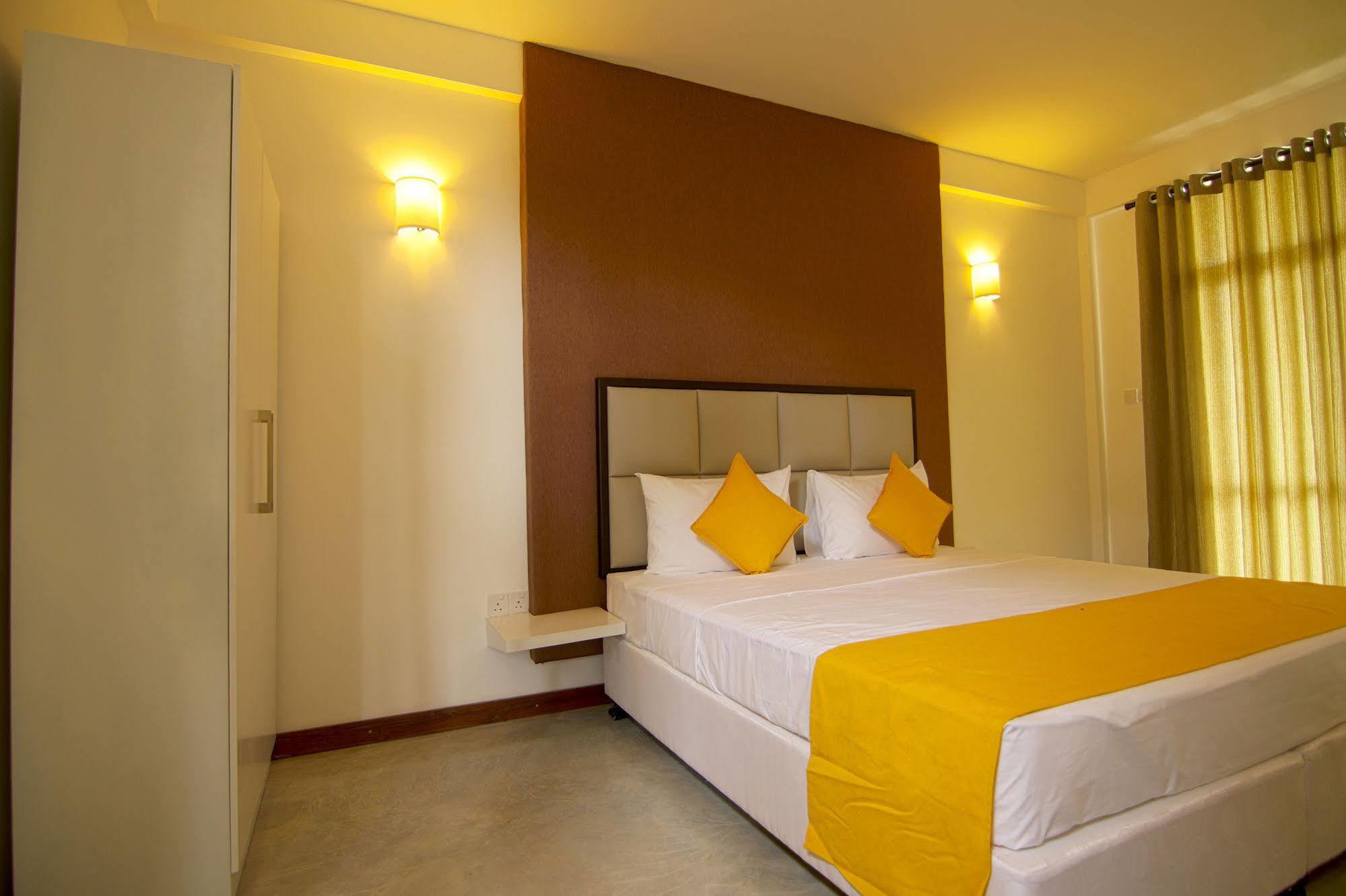 Jade Green Hotel Hambantota Exterior photo