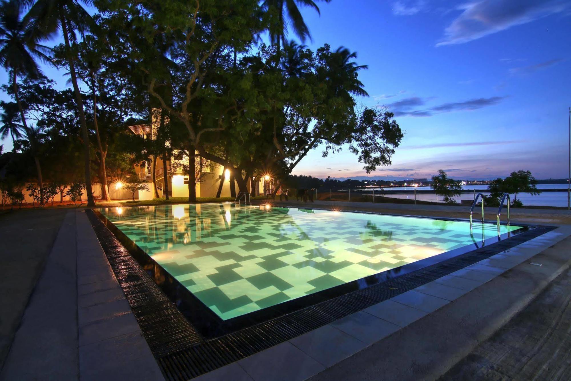 Jade Green Hotel Hambantota Exterior photo